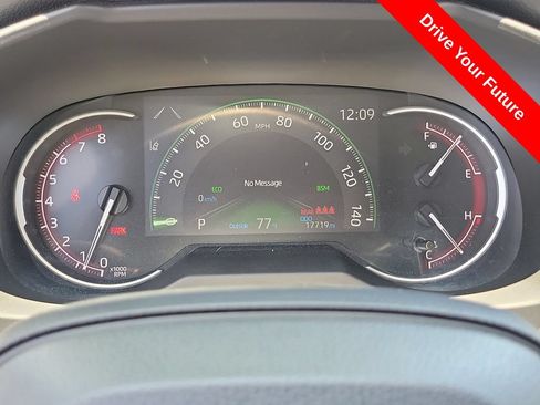 Used 2025 Toyota RAV4 LE FWD image 7