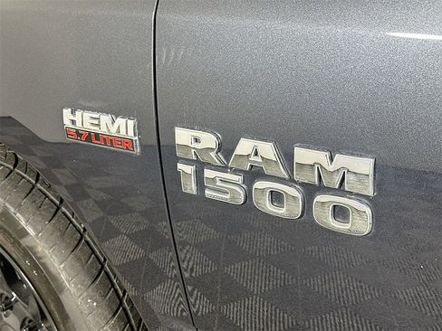 Used 2017 RAM 1500 Classic SLT image 28