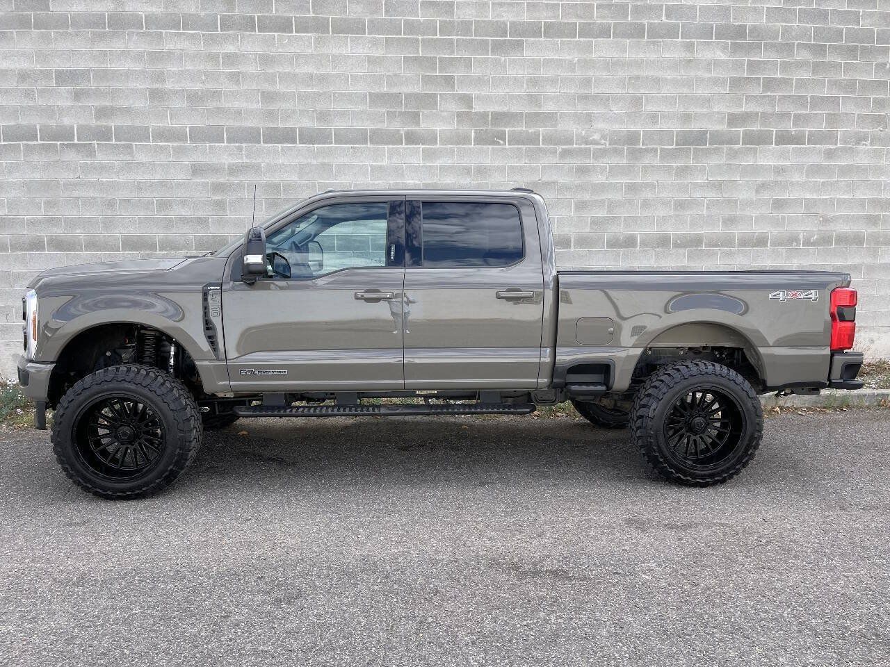 Used 2026 Ford F350 Lariat AWD/4WD image 6