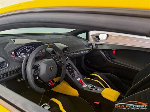 Used 2022 Lamborghini Huracan STO RWD image 2
