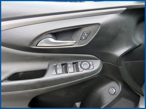 Used 2025 Buick Envista Avenir image 12