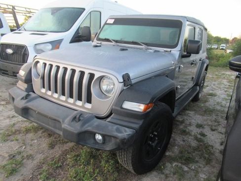 Used 2021 Jeep Wrangler Unlimited Sport AWD/4WD image 3