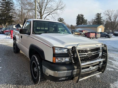 Used 2007 Chevrolet Silverado 1500 W/T w/ Snow Plow Prep Package image 7