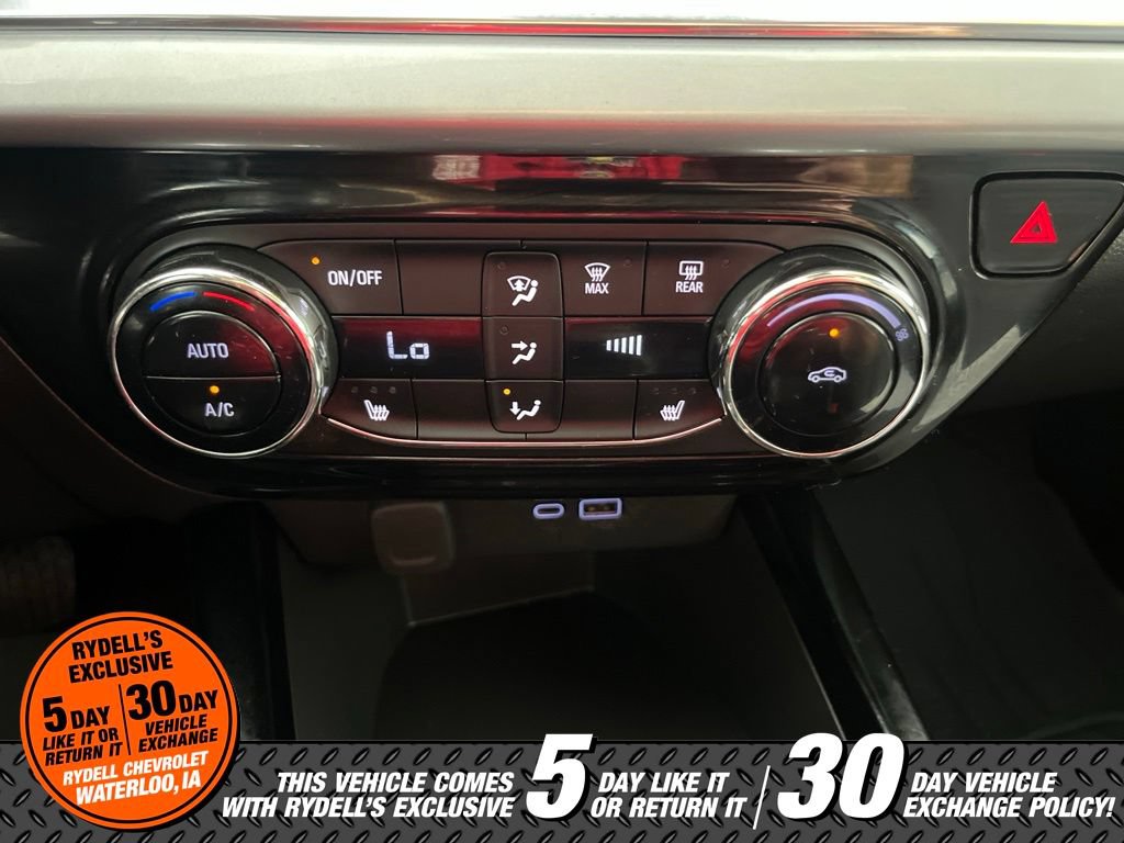 Used 2025 Chevrolet Trax LT w/ LT Convenience Package FWD image 28