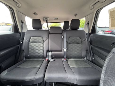 Used 2025 Nissan Pathfinder SV FWD image 39