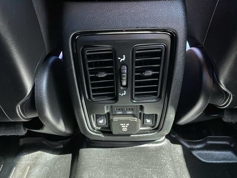 Used 2021 Dodge Durango R/T w/ Tow 'N Go Package AWD/4WD image 35