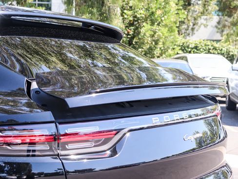 Used 2021 Porsche Cayenne Coupe AWD/4WD image 36