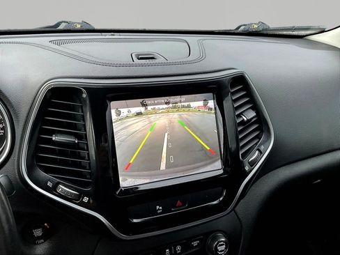 Used 2019 Jeep Cherokee Limited AWD/4WD image 14