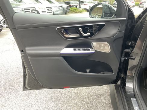 Certified 2025 Mercedes-Benz GLC 300 image 18