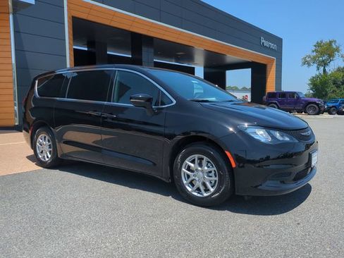 New 2027 Chrysler Pacifica LX FWD image 2