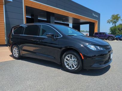 New 2027 Chrysler Pacifica LX