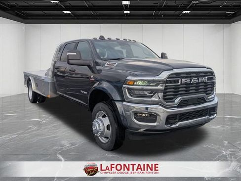 New 2026 RAM 5500 4x4 Crew Cab image 9