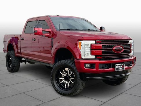 Used 2017 Ford F250 Platinum w/ Platinum Ultimate Package image 3