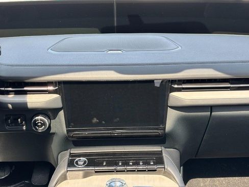 New 2026 Lincoln Navigator Reserve w/ Jet Appearance Package AWD/4WD image 14