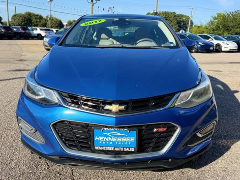 Used 2017 Chevrolet Cruze Premier FWD image 15