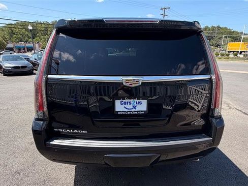 Used 2017 Cadillac Escalade Platinum AWD/4WD image 5