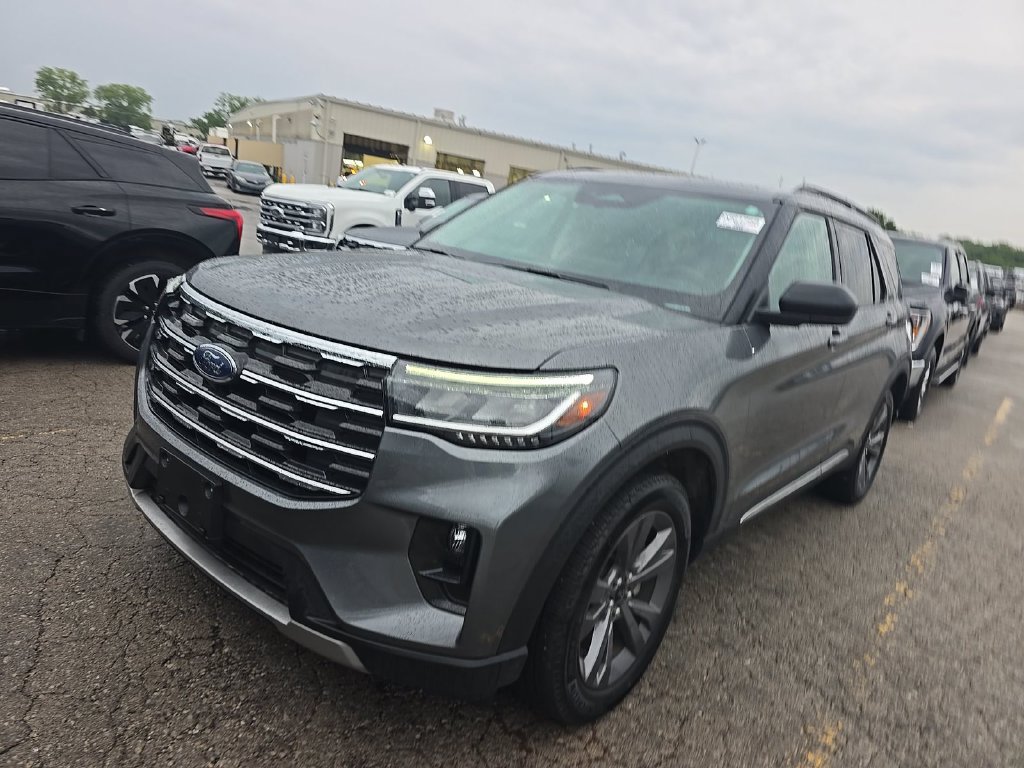 Used 2025 Ford Explorer Active w/ Active Comfort Package AWD/4WD image 1