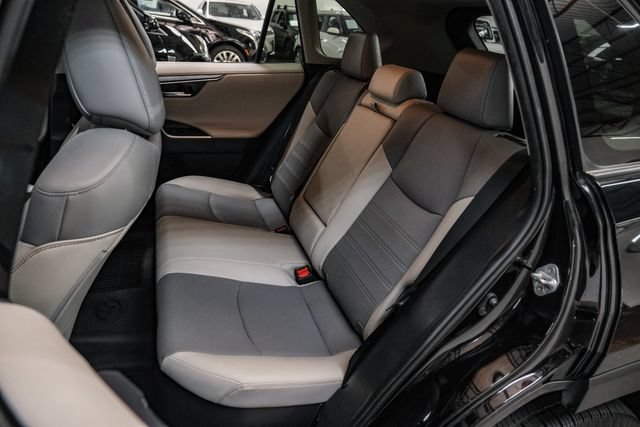 Used 2020 Toyota RAV4 Limited AWD/4WD image 35