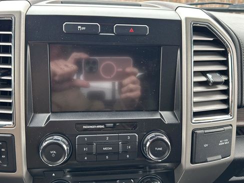 Used 2016 Ford F150 Lariat image 17