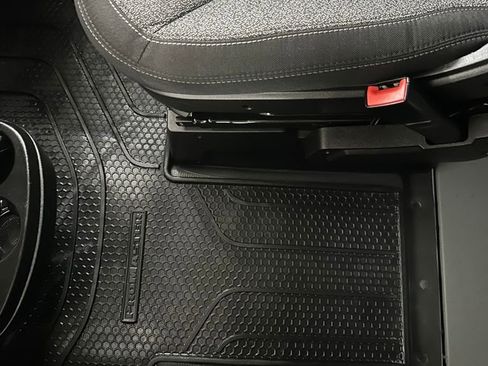 Used 2022 RAM ProMaster 2500 w/ Convenience Group image 17