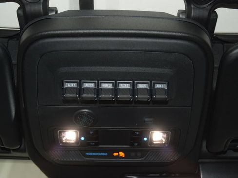 Used 2025 Ford Bronco Heritage Edition AWD/4WD image 43