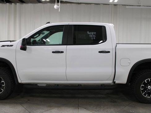 Used 2024 Chevrolet Silverado 1500 ZR2 w/ Technology Package image 6