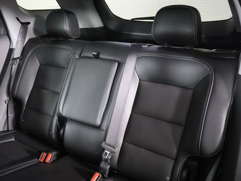 Used 2023 GMC Terrain SLT w/ Infotainment Package II AWD/4WD image 32