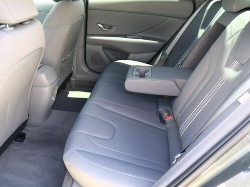 Used 2024 Hyundai Elantra SEL w/ Convenience Package FWD image 20