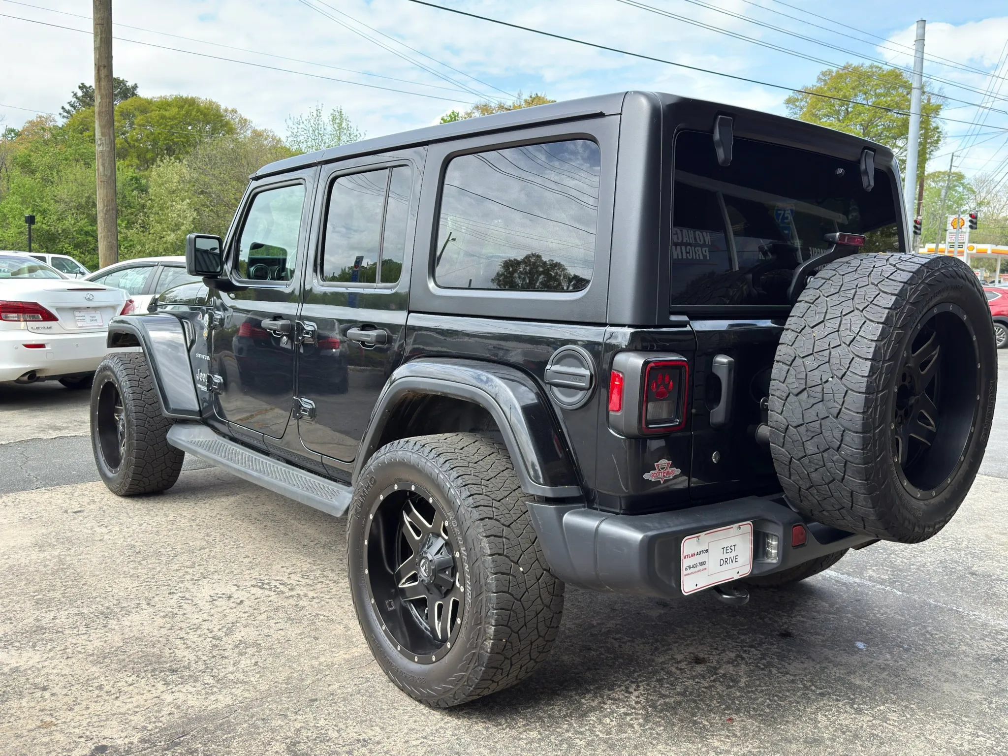 Used 2020 Jeep Wrangler Unlimited Sahara AWD/4WD image 8