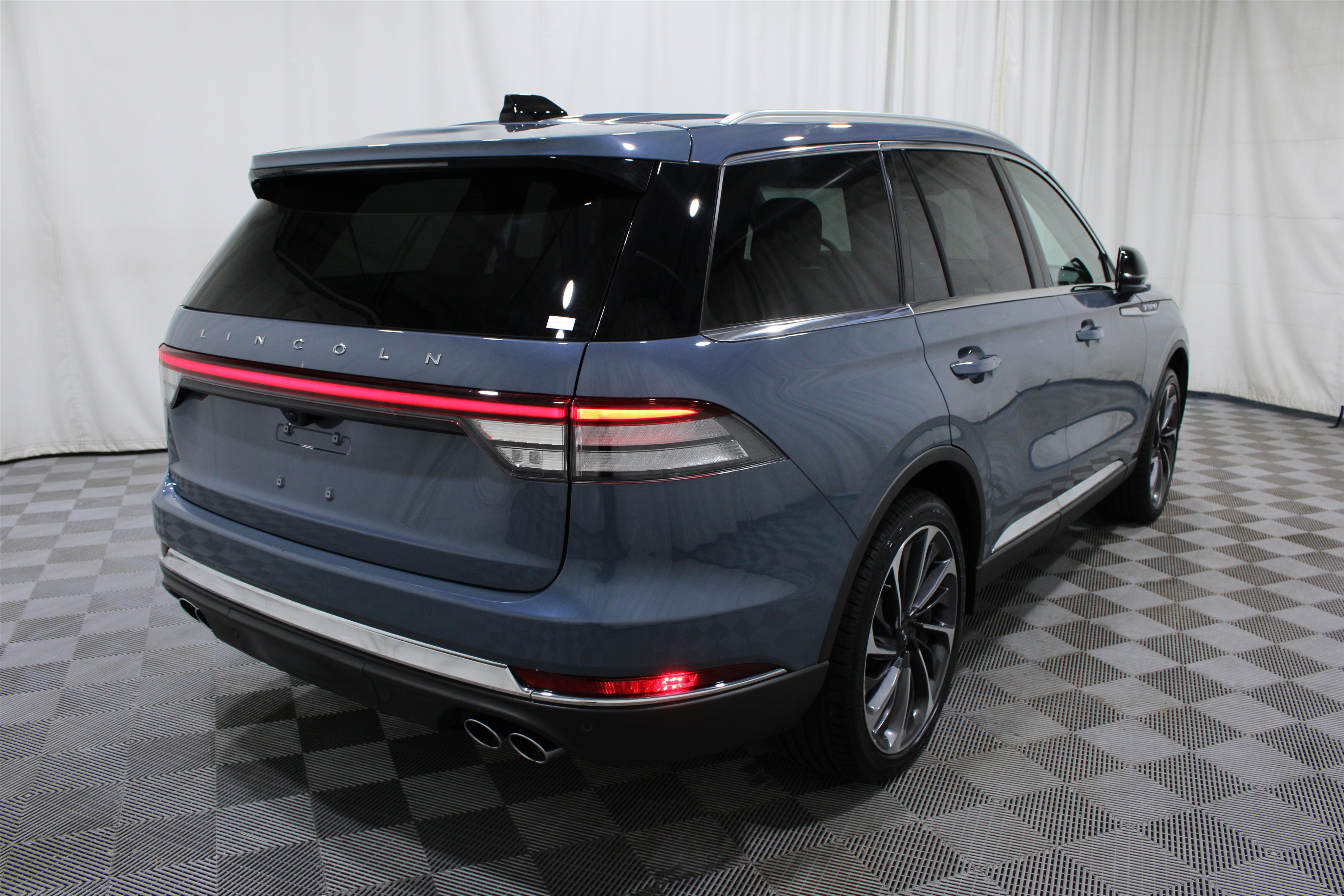 Used 2025 Lincoln Aviator Reserve w/ Equipment Group 201A AWD/4WD image 35