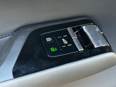 New 2025 Volvo EX90 Ultra image 11