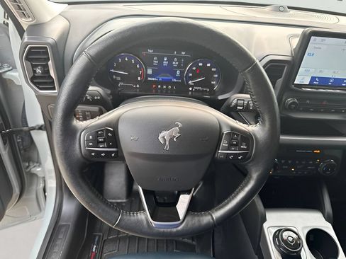 Used 2022 Ford Bronco Sport Outer Banks w/ Tech Package AWD/4WD image 13