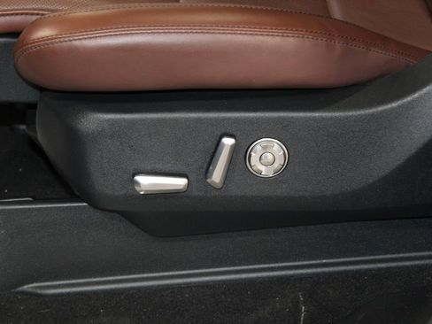 Used 2025 Lincoln Navigator Reserve image 17