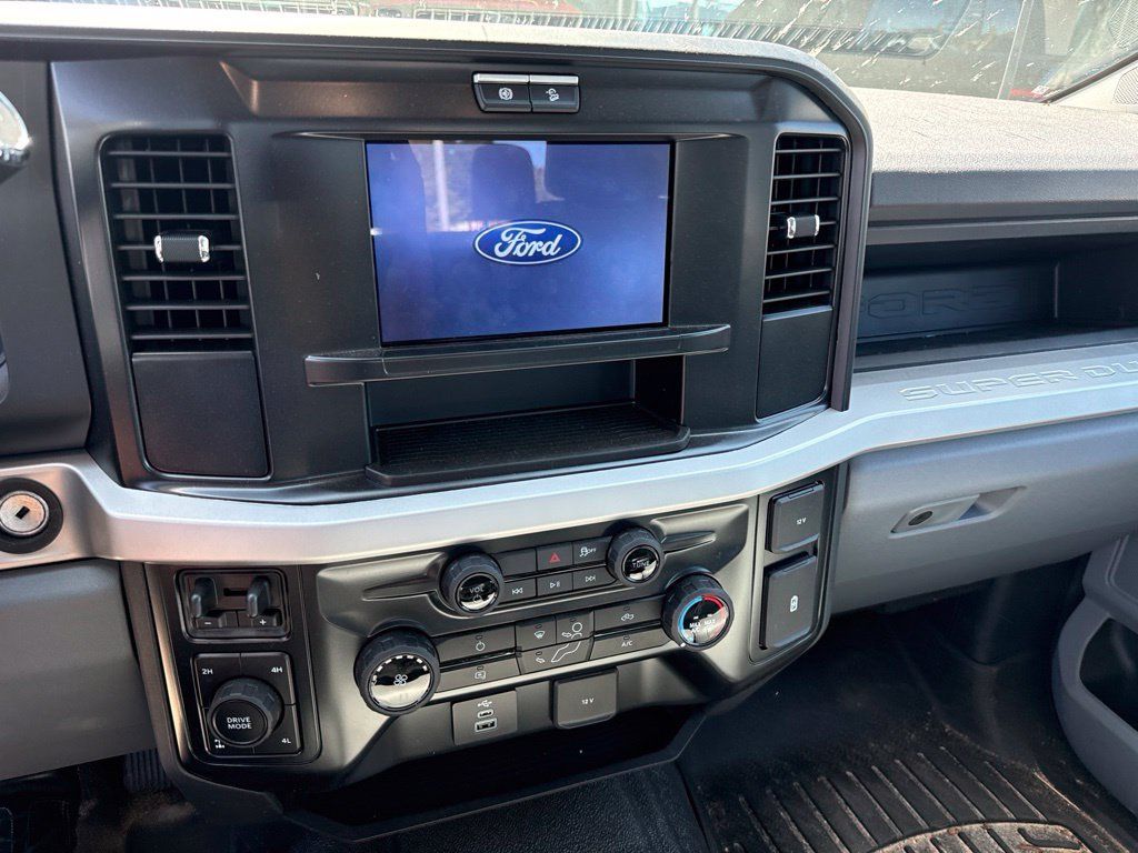 Used 2026 Ford F250 XL w/ XL Off-Road Package AWD/4WD image 14