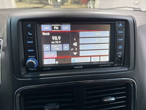 Used 2017 Dodge Grand Caravan SE w/ Power Window Group FWD image 19