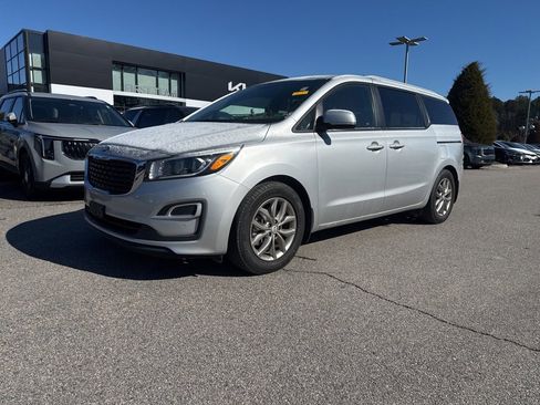 Used 2019 Kia Sedona EX w/ Paint Protection Package image 2