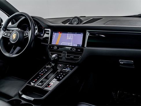 Used 2022 Porsche Macan S w/ Premium Package Plus image 36
