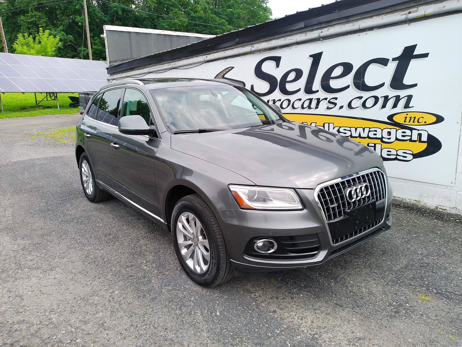 Used 2016 Audi Q5 2.0T Premium Plus w/ Technology Package AWD/4WD image 2