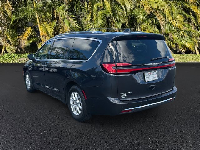 Used 2021 Chrysler Pacifica Touring-L FWD image 7