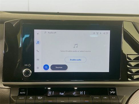 Used 2025 Toyota Camry SE image 20