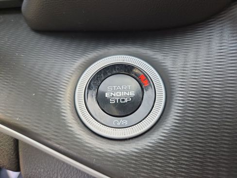 Used 2024 Jeep Grand Cherokee Altitude AWD/4WD image 28