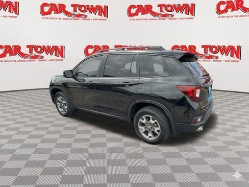 Used 2023 Honda Passport TrailSport image 4