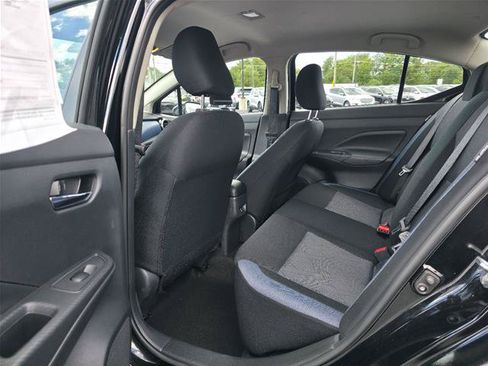 Used 2025 Nissan Versa SV FWD image 4