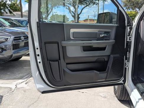 Used 2017 RAM 2500 Tradesman w/ Chrome Appearance Group image 9