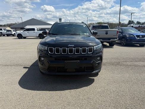 Used 2023 Jeep Compass Latitude w/ Convenience Group image 2
