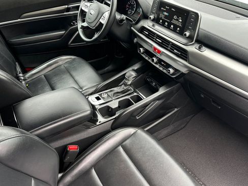 Used 2021 Kia Telluride LX FWD image 14