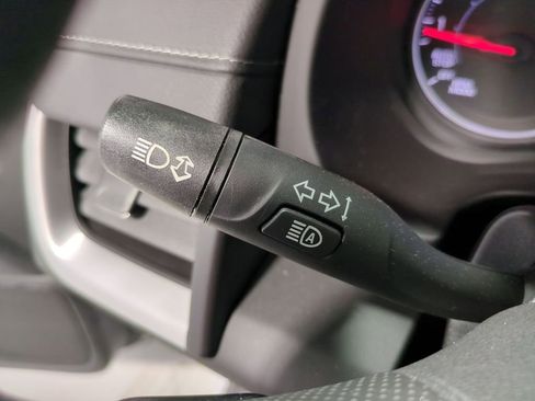 Used 2022 GMC Terrain SLE w/ Driver Convenience Package image 32