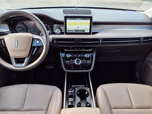 Certified 2022 Lincoln Corsair FWD w/ Premium Package image 7