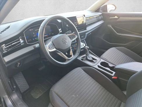 Used 2025 Volkswagen Jetta S image 9