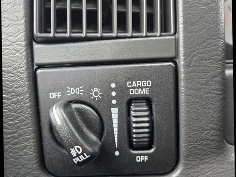 Used 2005 Dodge Ram 1500 Truck 2WD Quad Cab image 28